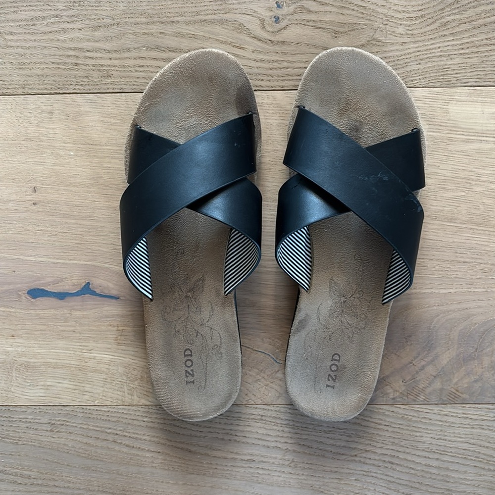 Izod Vegan Leather Cross Strap Sandals, 10
